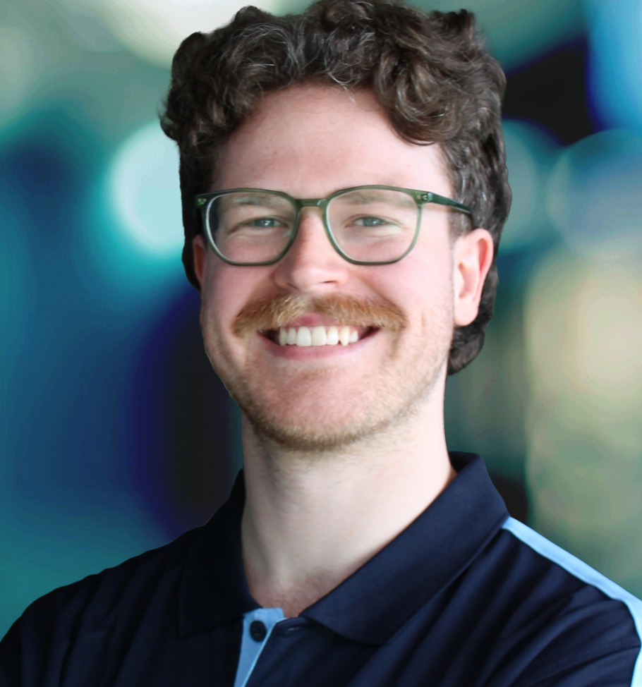 Headshot of osteopath Joel Lomas